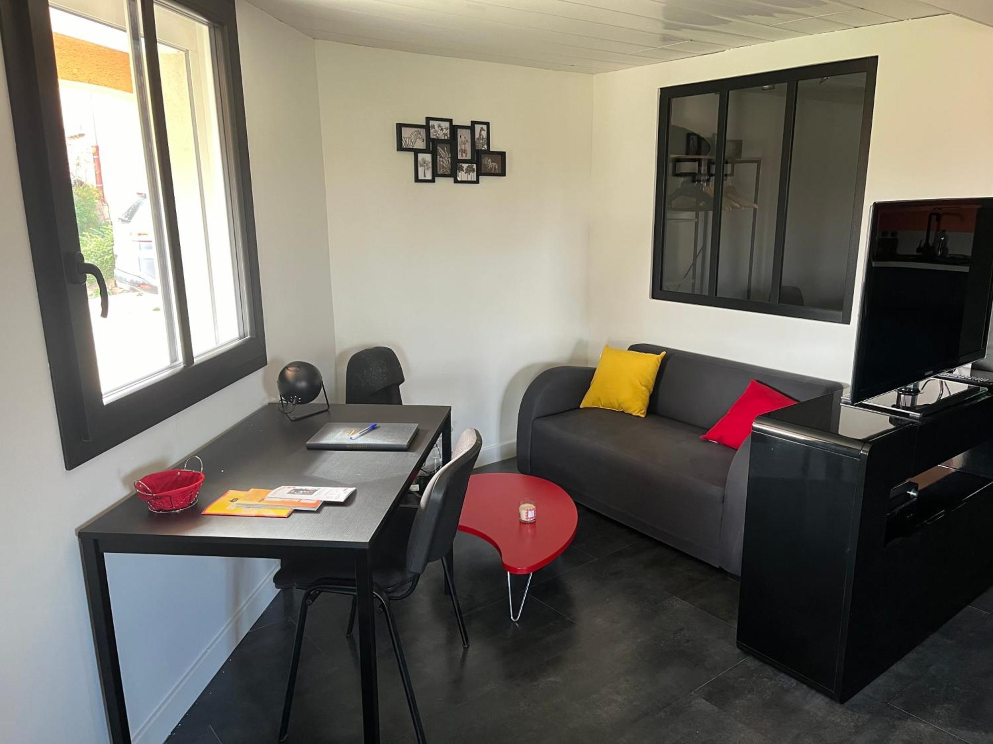 Comme Dans Un Ecrin - T2 De 50 M² Avec Jardin, Terrasse Et Piscine Leilighet Vernaison Eksteriør bilde